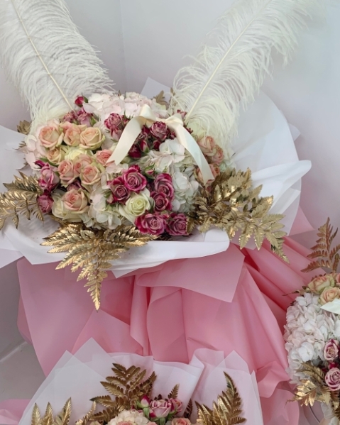 Vintage Blush Showstopper
